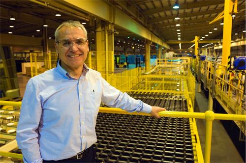 Pablo Isasmendi, plant manager, Guardian Glass UK: “Manufacturing SunGuard glass in the UK allows a much greater level of flexibility for Guardian and its customers.”