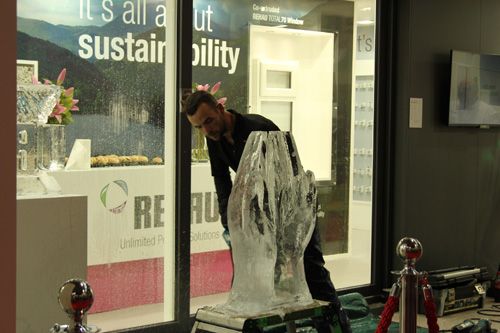 Rehau’s FIT Show experience featured an ice carving demonstration by Danny Thomas