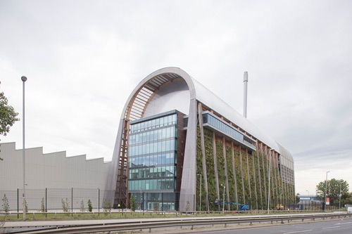 The Leeds RERF building, featuring a glazed façade incorporating Saint-Gobain Glass’s high performance SGG Cool-Lite SKN 165 II