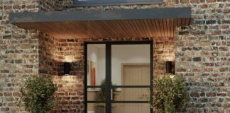 AluK enhances Heritage door system