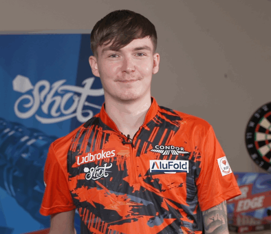 AluFold Windows supports local darts player