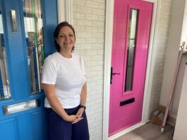 Didcot Windows marks two decades of Apeer partnership