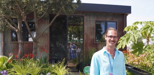 Crittall windows add edge to Gold medal-winning RHS garden